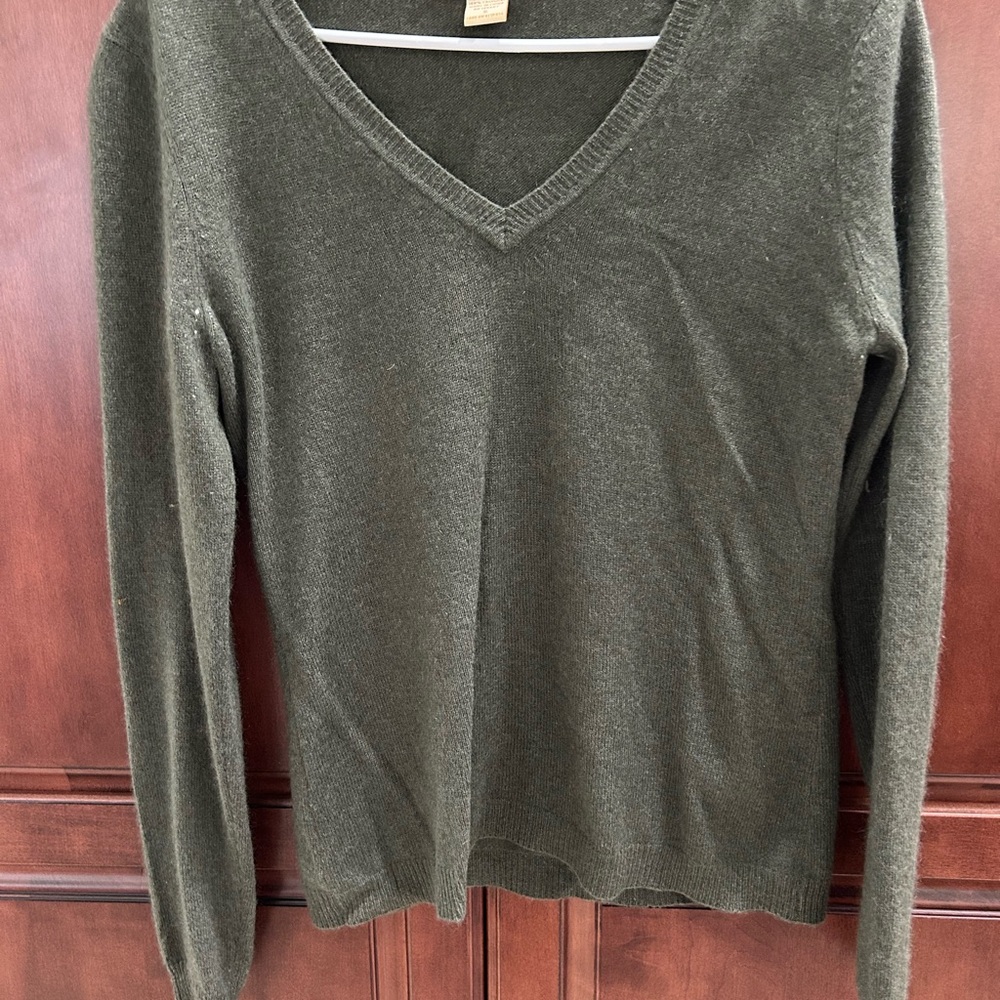 Olive Green Cashmere V-Neck Women's Sweater